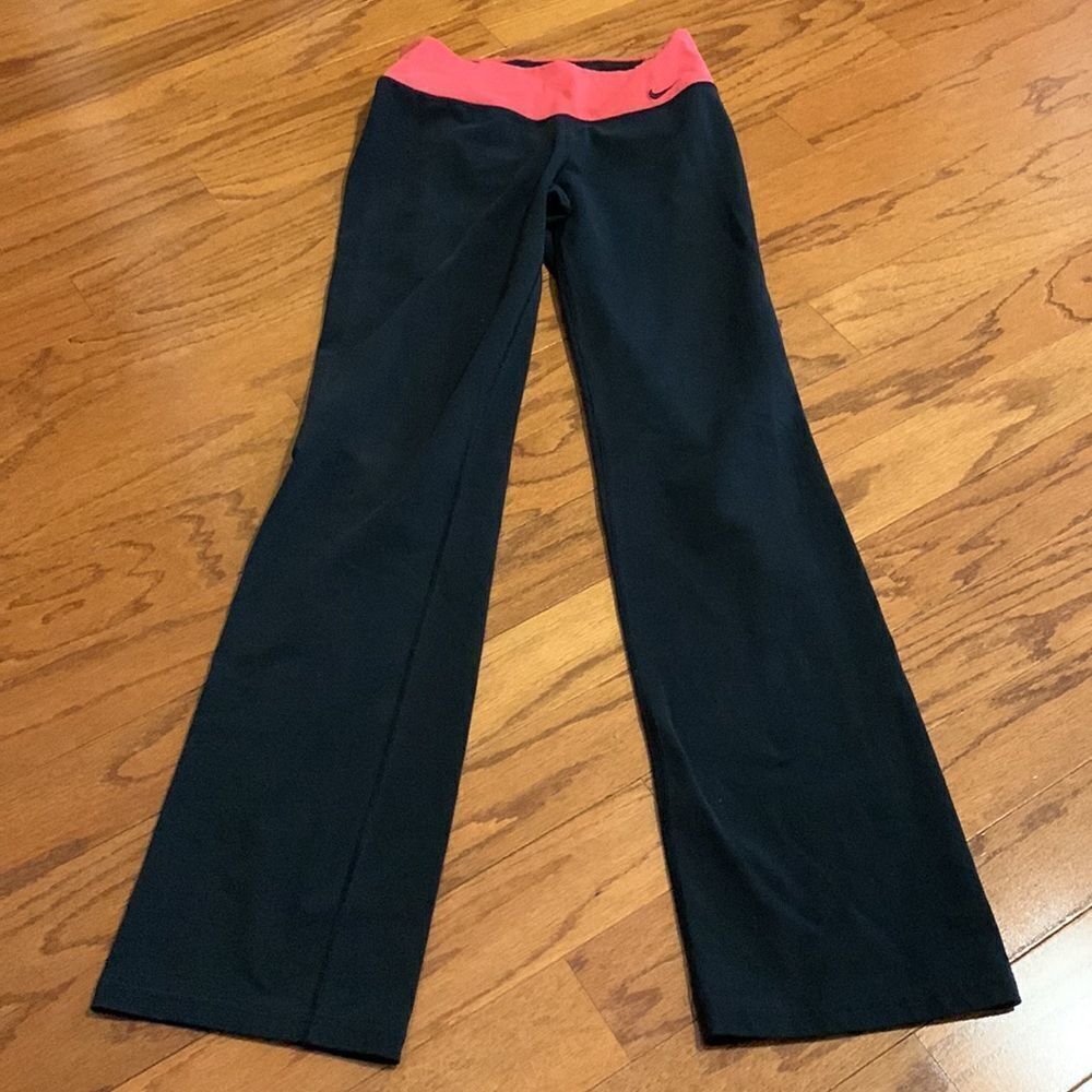 Nike size small dry fit pink and black leggings
